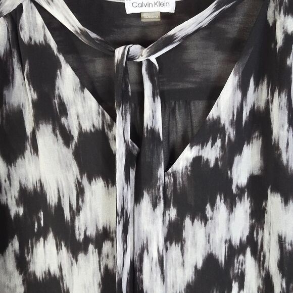 Calvin Klein Black and White Patterned Blouse - Picture 5 of 7